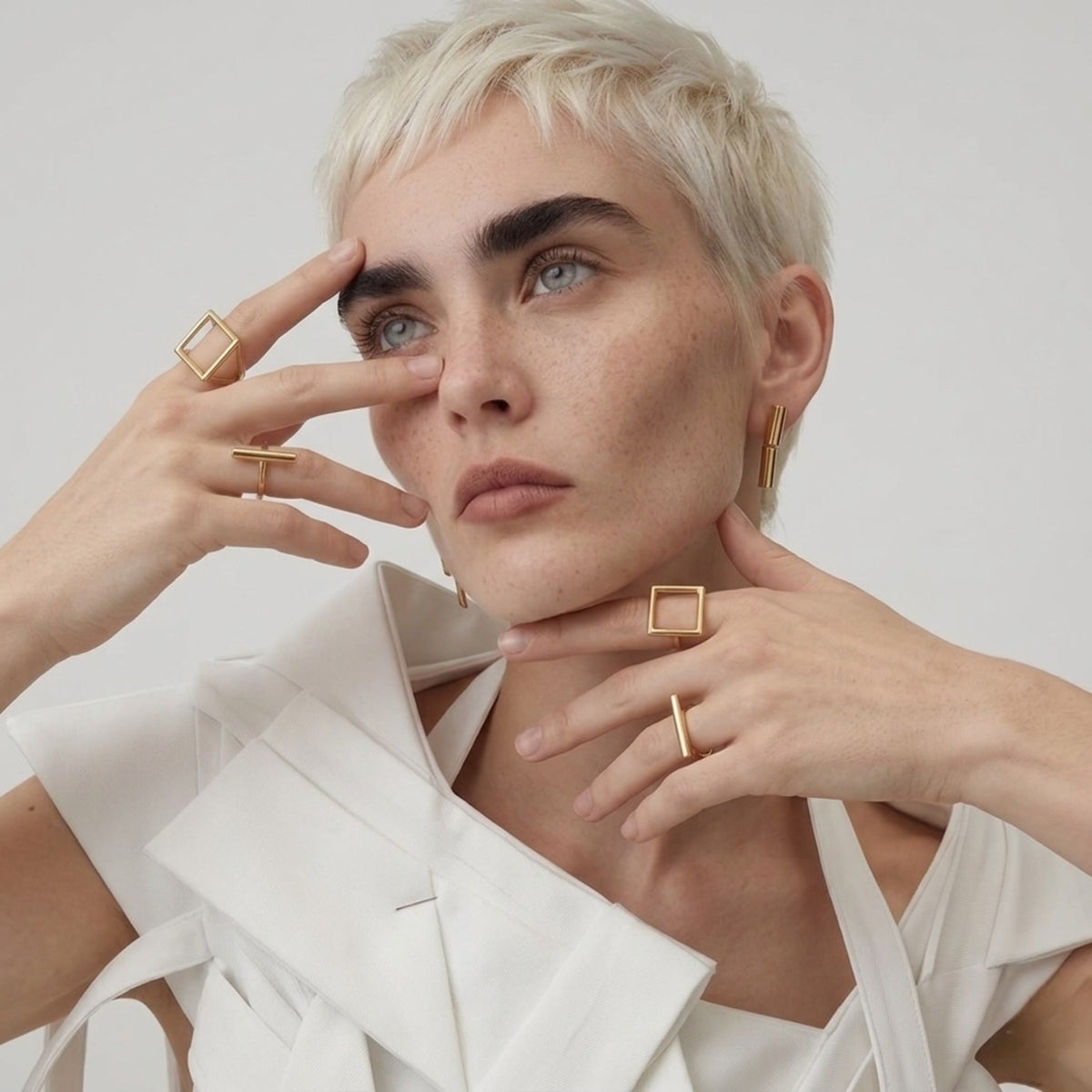 BEHI IVANA EARRINGS
